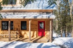 Evergreen Cabin · Modern & Woodsy: Fireplace, WFH, Family-Friendly! 0